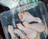 Foto langkah ke 1 dari resep Ayam Goreng Bawang Putih Simpel.