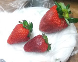 Foto del paso 1 de la receta: Frutillas perfectas!! Decorando casi profesionalmente... 🍓🍓🍓