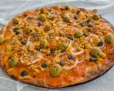A picture of step 3 of Spicy tuna pizza.