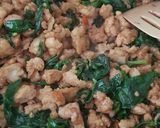 A picture of step 6 of Minced Chicken with Thai Basil.