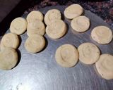 A picture of step 4 of Lachcha aloo Mathri.