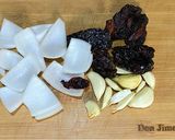 Foto del paso 1 de la receta: Salsa aderezo de chile morita y ajo
