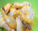 Gambar langkah 2 resipi Udang Goreng Kunyit.