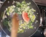 Une image de l'étape 2 de Linguine sautées aux légumes de saison.