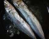 Foto langkah ke 1 dari resep Pepes Ikan Asin Petai Cina.