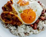 Foto del paso 2 de la receta: ZARAGOZAS Con🍳Huevo y Plátano Maduro...!🍛