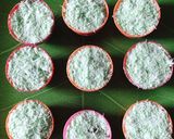Foto langkah ke 5 dari resep Kue Awug-Awug Pandan Lumer.
