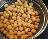 A picture of step 1 of Punjabi Chole Bhature.