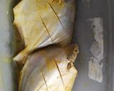 A picture of step 1 of Fried pomfret fish.