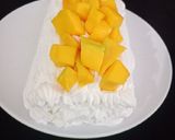Foto langkah ke 6 dari resep Nutrijell Mango Roll Cake.