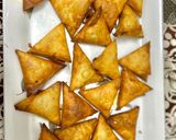 A picture of step 7 of Prawn samosa.