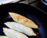 A picture of step 3 of [Noodles] Crispy Potstickers.