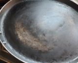 A picture of step 1 of Mix flour bhakri.