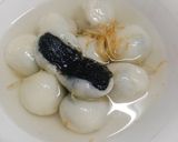 Hình bước làm 5 của món Chè trôi nước nhân mè đen