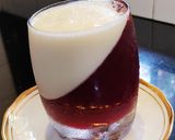 A picture of step 5 of Strawberry panna cotta.