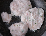 Foto del paso 2 de la receta: Hamburguesa de Merluza y gambas
