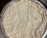 Foto del passaggio 2 della ricetta Pizza Napoletana Tonno e Cipolla Standardizzata per Fornetto (Ariete)