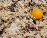 Foto del paso 7 de la receta: Risotto de champiñones con jamón y huevo