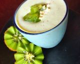 A picture of step 3 of Kiwi Milkshake.