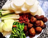 Hình bước làm 1 của món Lẩu Gà Nấu Ớt Xiêm Xanh