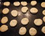 Foto del paso 5 de la receta: Bizcochitos para el mate súper fáciles