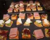 Foto del paso 4 de la receta Pizarra con jamón, mortadela y queso de cabra