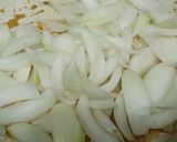 Hình bước làm 2 của món Bò xào củ hành đậu phộng
