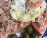 Foto del paso 3 de la receta: Entrepan de atún y huevo frito
