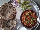 બાજરા નો રોટલો (Bajra Rotlo Recipe In Gujarati)