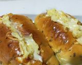 Foto langkah ke 4 dari resep Korean Garlic Cheese Bread.