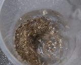 Foto langkah ke 1 dari resep Melon chiaseed milk.