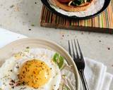 Sunny side up eggs with garlic spinach and roasted tomato recipe step 1 photo