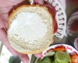 Foto langkah ke 3 dari resep Bekal Anak Burger Mini.