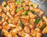 รูปขั้นตอนการทำที่ 6 ของ หมูผัดกะปิ