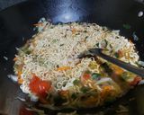 Foto langkah ke 3 dari resep Mie instant rebus.