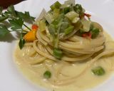 Foto del passaggio 2 della ricetta Spaghetti alla crema di aglietto fresco, asparagi e bufala