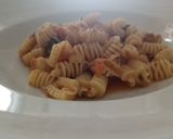 Foto del paso 5 de la receta: Radiatori en salsa de atún