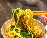 Foto langkah ke 4 dari resep Mie kangkung.