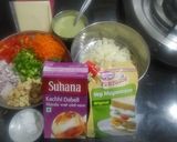 शेव चीझ व्हेजी पीनट सॅण्डविच (shev cheese veggie peanut sandwich recipe in marathi) रेसिपी स्टेप 1 फोटो 