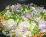 முட்டை ப்ரெடு நூடுல்ஸ் மற்றும் சோயா மஞ்சூரியன் ரெசிபி ஸ்டேப் 3 புகைப்படம்