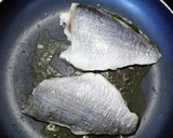 Foto del paso 3 de la receta: Dorada en su salsa