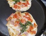 A picture of step 4 of Veg uttapam.