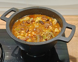 Foto del paso 6 de la receta: A fuego lento: Carrilleras con alcachofas y garbanzos al Oporto