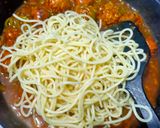 A picture of step 5 of Hakka noodles with gravy.
