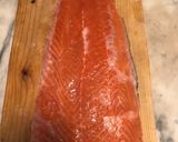 Foto del passaggio 1 della ricetta Salmone affumicato di Natale fatto in casa