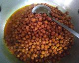 A picture of step 4 of Sukha Masala Chana.