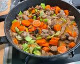 Une image de l'étape 24 de Veau mijoté aux légumes et citron confit.