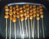 Foto langkah ke 3 dari resep Bakso bakar pedas.