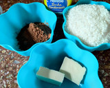 Foto del paso 1 de la receta: Brigadeiros "Cacao Amargo y Coco Rallado"
