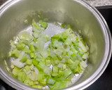 Foto del paso 3 de la receta: Crucíferas al vapor con bechamel verde de calabacín